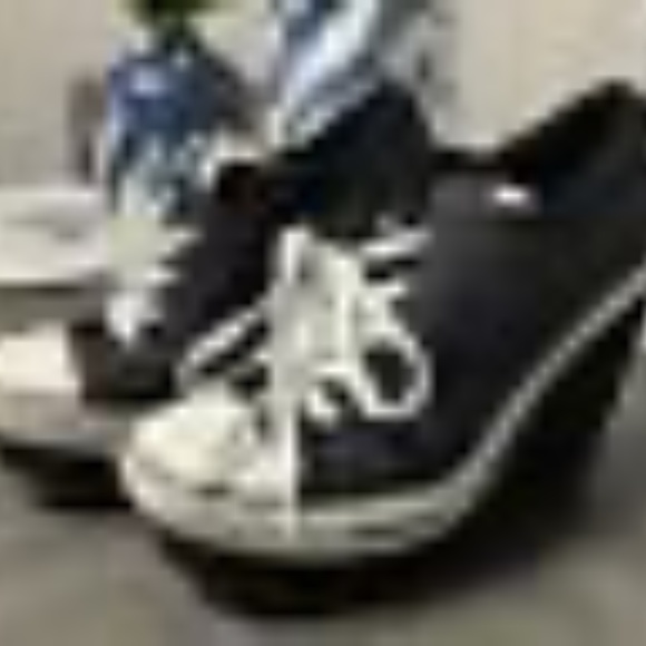 Women's Wedge Sandals Closed Toed Size 8 Black Rock Candy Brand Really Cute - Picture 3 of 5